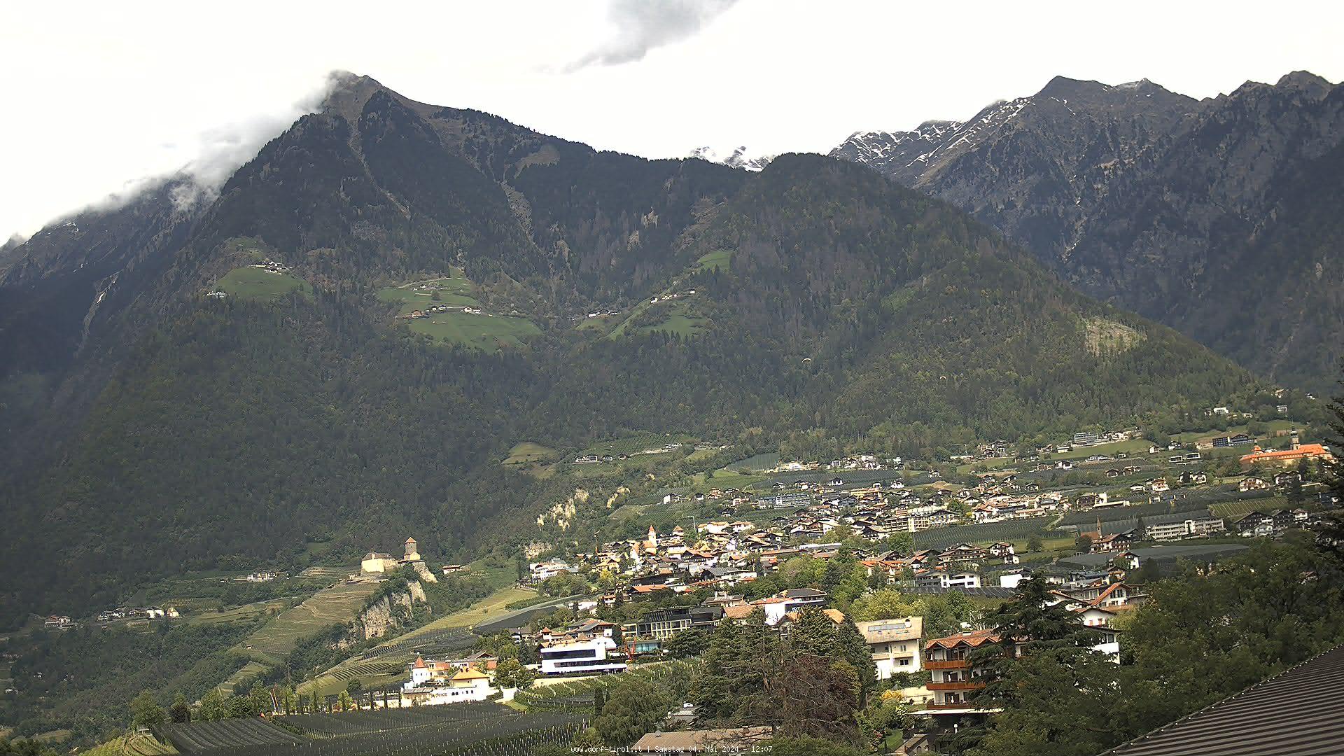 Webcam mit Blick auf Dorf Tirol
